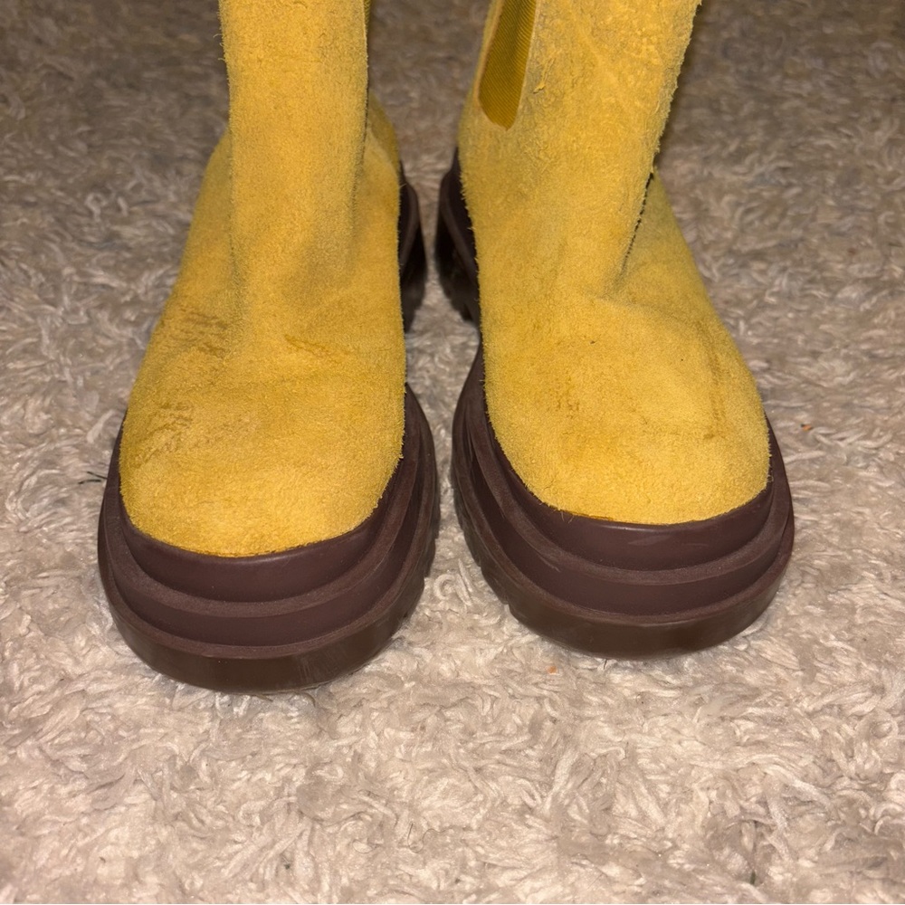 Urban Outfitters Dana Suede Leather Chelsea Boot Size 8 - Picture 6 of 9